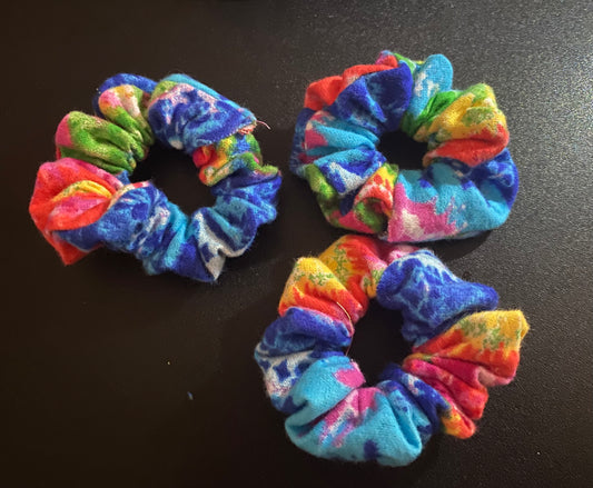 Tie-dye scrunchie